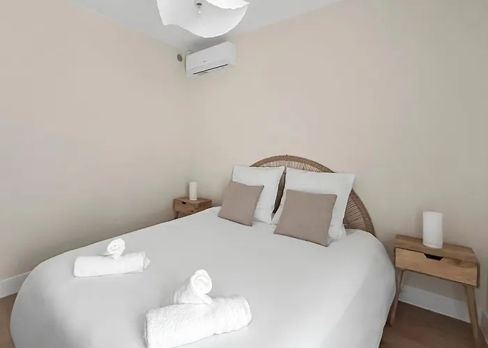 Maison 10 Min De Beziers, 30 Min De La Et Sa Terrasse Panoramique Apartment *